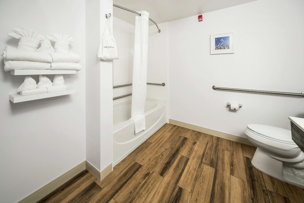 hampton inn wilson downtown