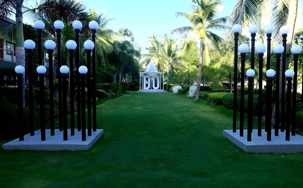 london beach resort and hotel