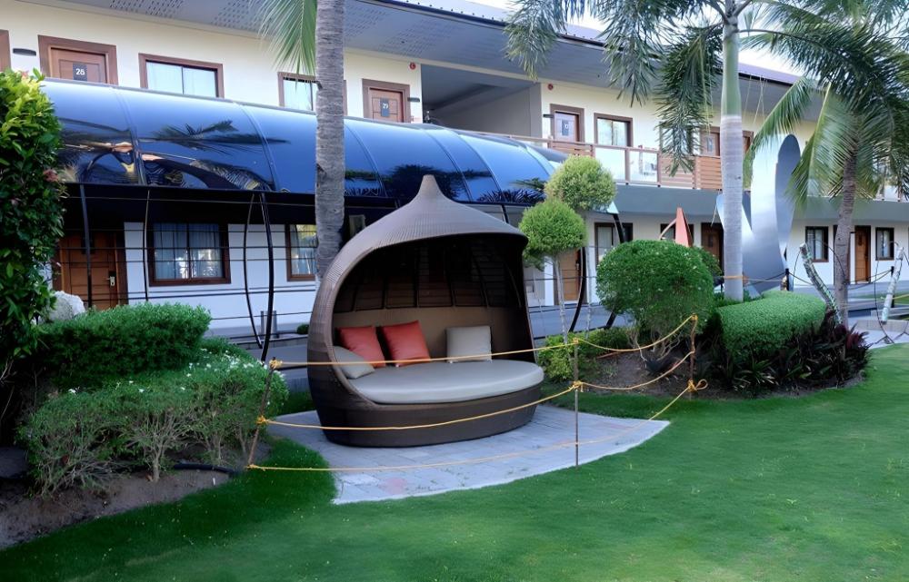 london beach resort and hotel