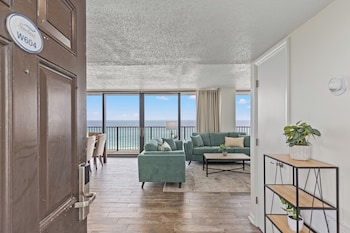 sandpiper beacon beach resort