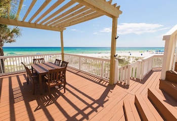 sandpiper beacon beach resort