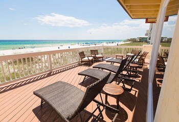 sandpiper beacon beach resort
