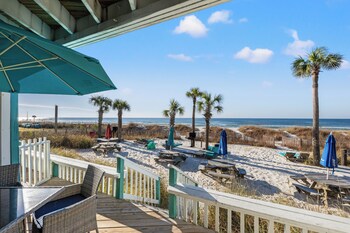 sandpiper beacon beach resort