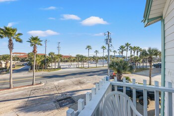 sandpiper beacon beach resort