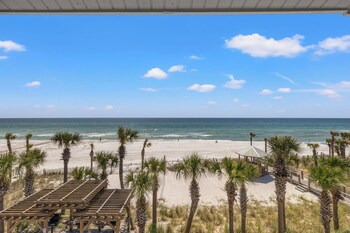 sandpiper beacon beach resort