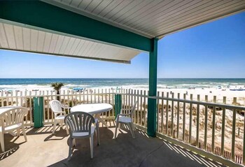 sandpiper beacon beach resort