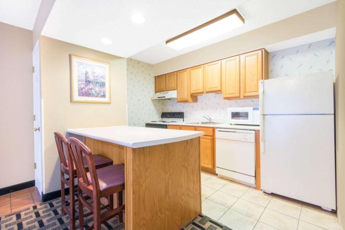hawthorn extended stay by wyndham wichita