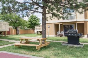 hawthorn extended stay by wyndham wichita
