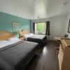 6267 persepolis inn