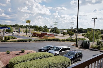 rodeway inn harbison area