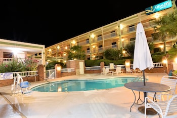 rodeway inn harbison area