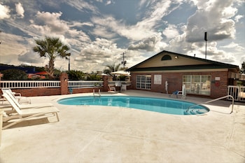 rodeway inn harbison area
