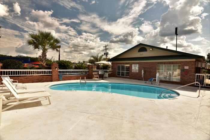rodeway inn harbison area