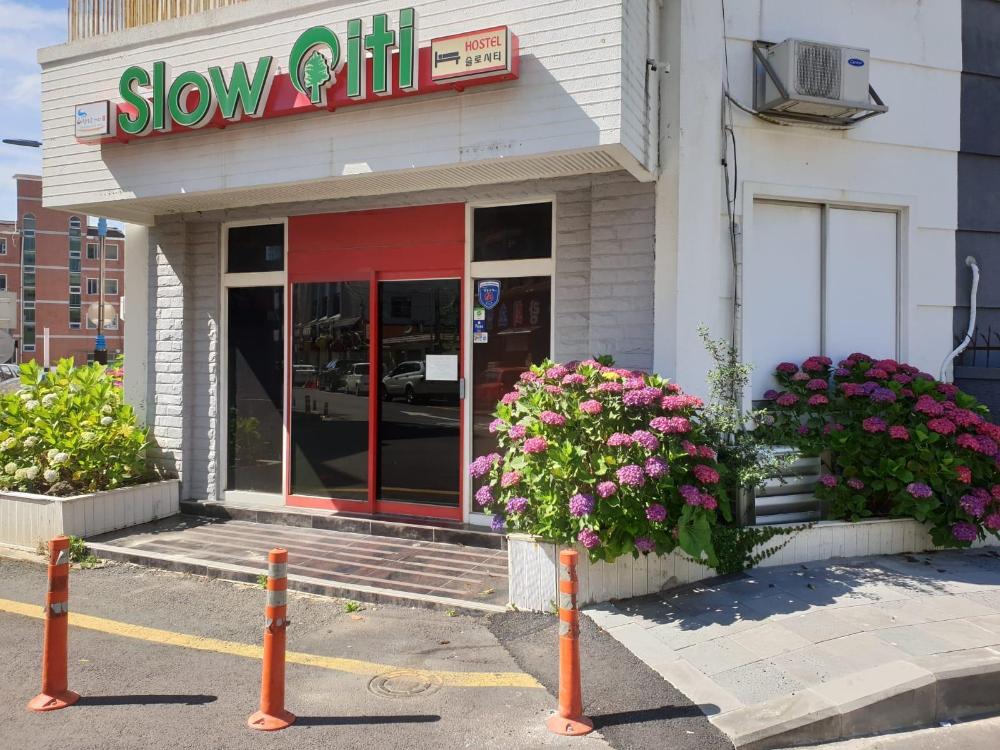 slow citi guesthouse hostel