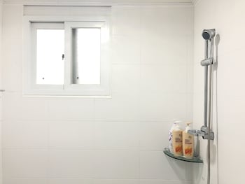 slow citi guesthouse hostel