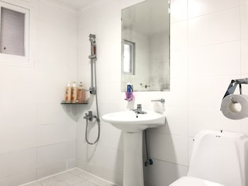 slow citi guesthouse hostel