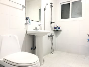 slow citi guesthouse hostel