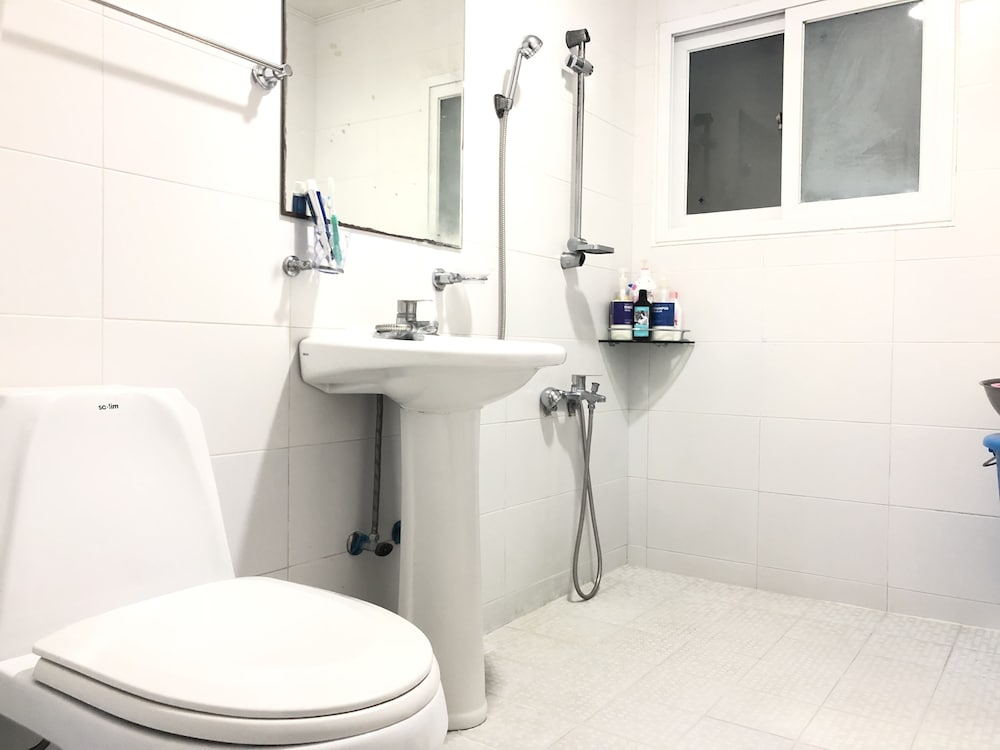 slow citi guesthouse hostel