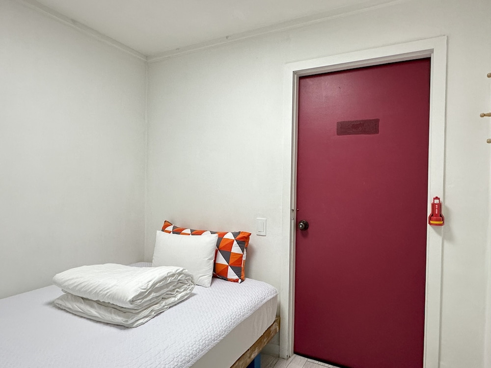 slow citi guesthouse hostel