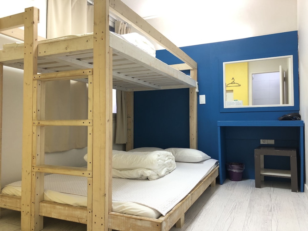 slow citi guesthouse hostel