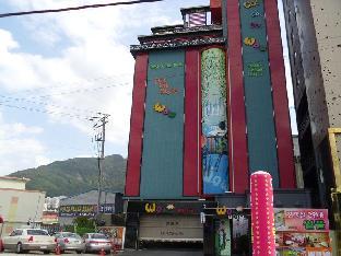 wow motel gupo station