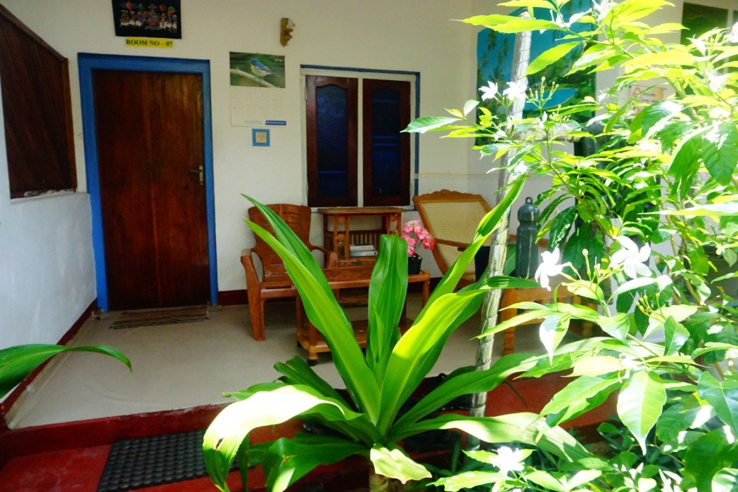 star rest beach hotel arugambay