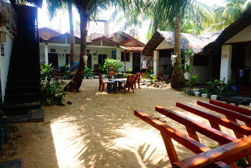 star rest beach hotel arugambay