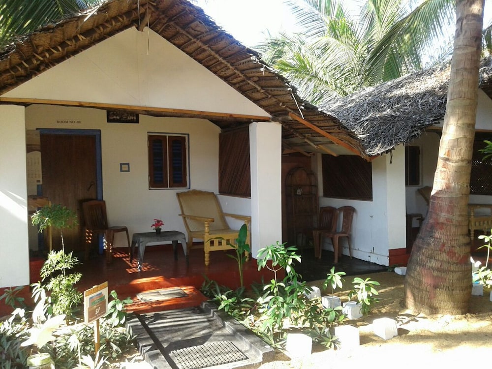 star rest beach hotel arugambay