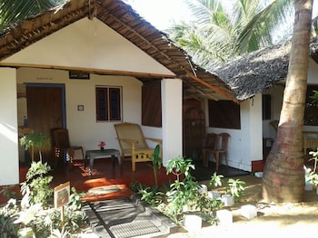 star rest beach hotel arugambay