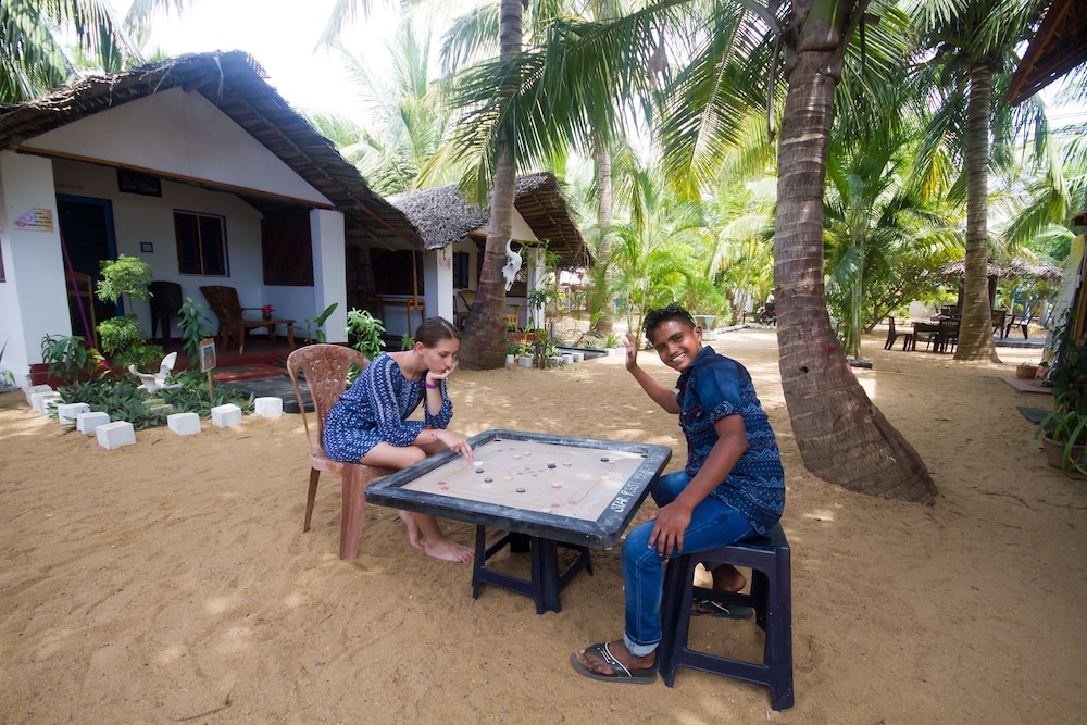 star rest beach hotel arugambay