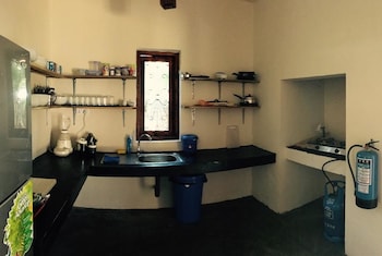 star rest beach hotel arugambay