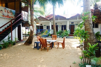 star rest beach hotel arugambay