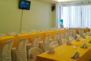 jade dragons suites davao