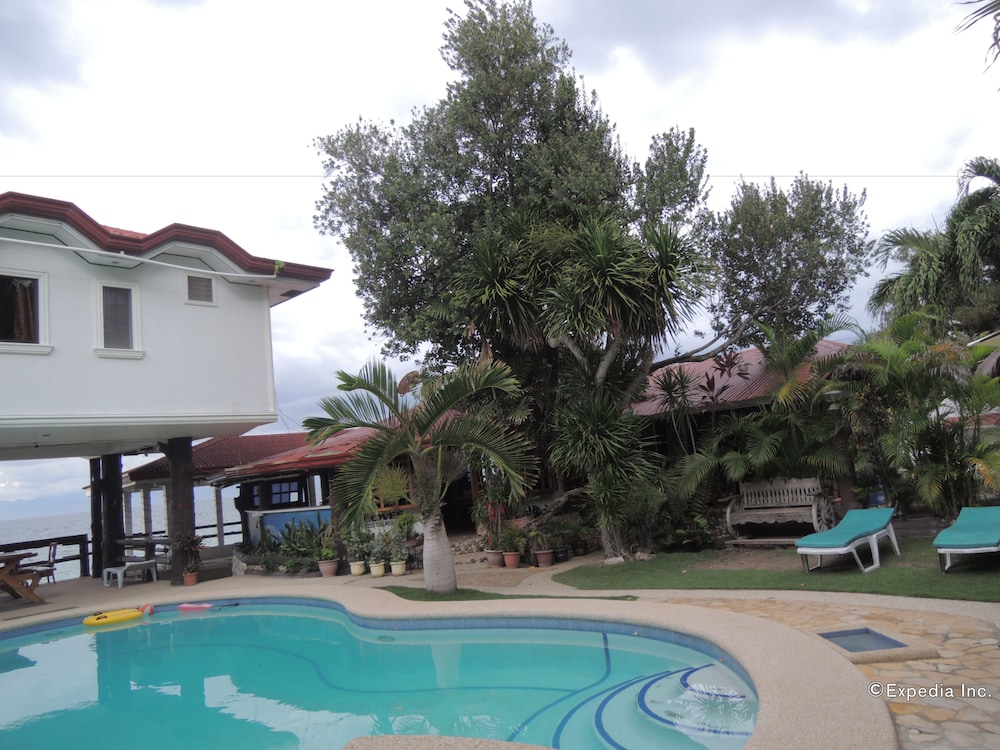 loves beach and dive resort