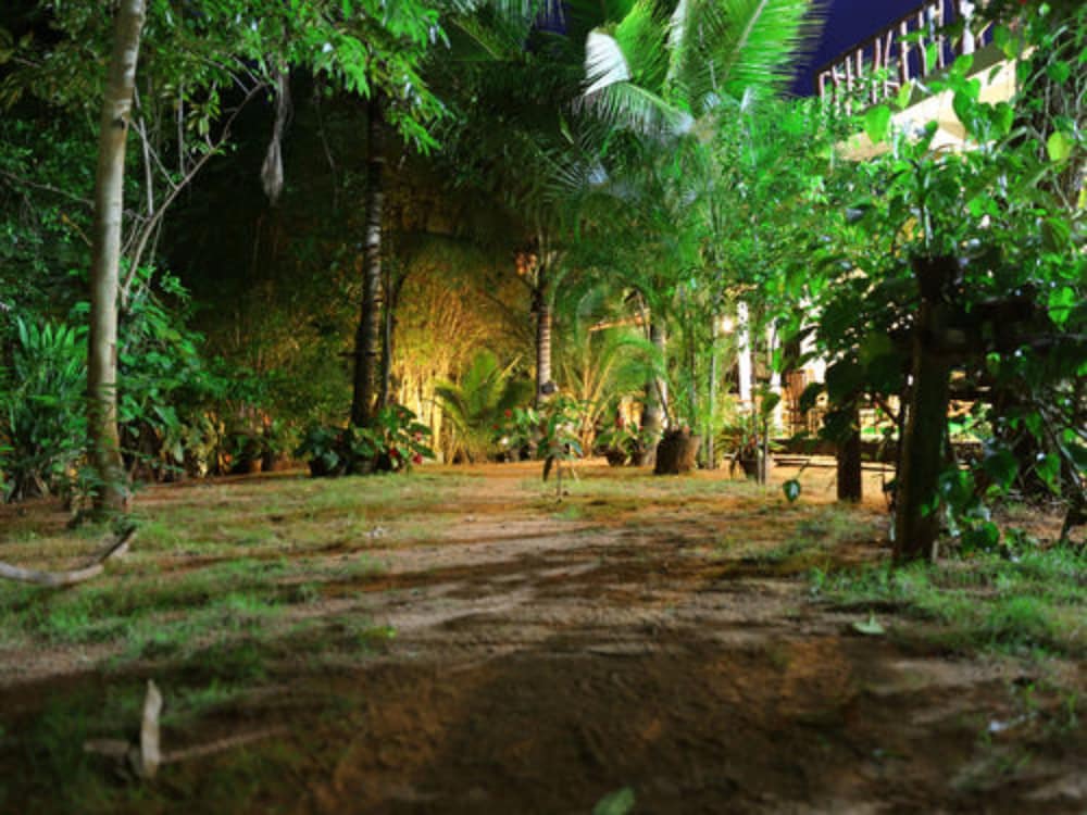 yala river face inn