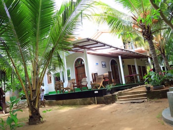 yala river face inn