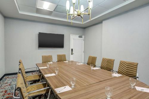 hilton garden inn boston waltham