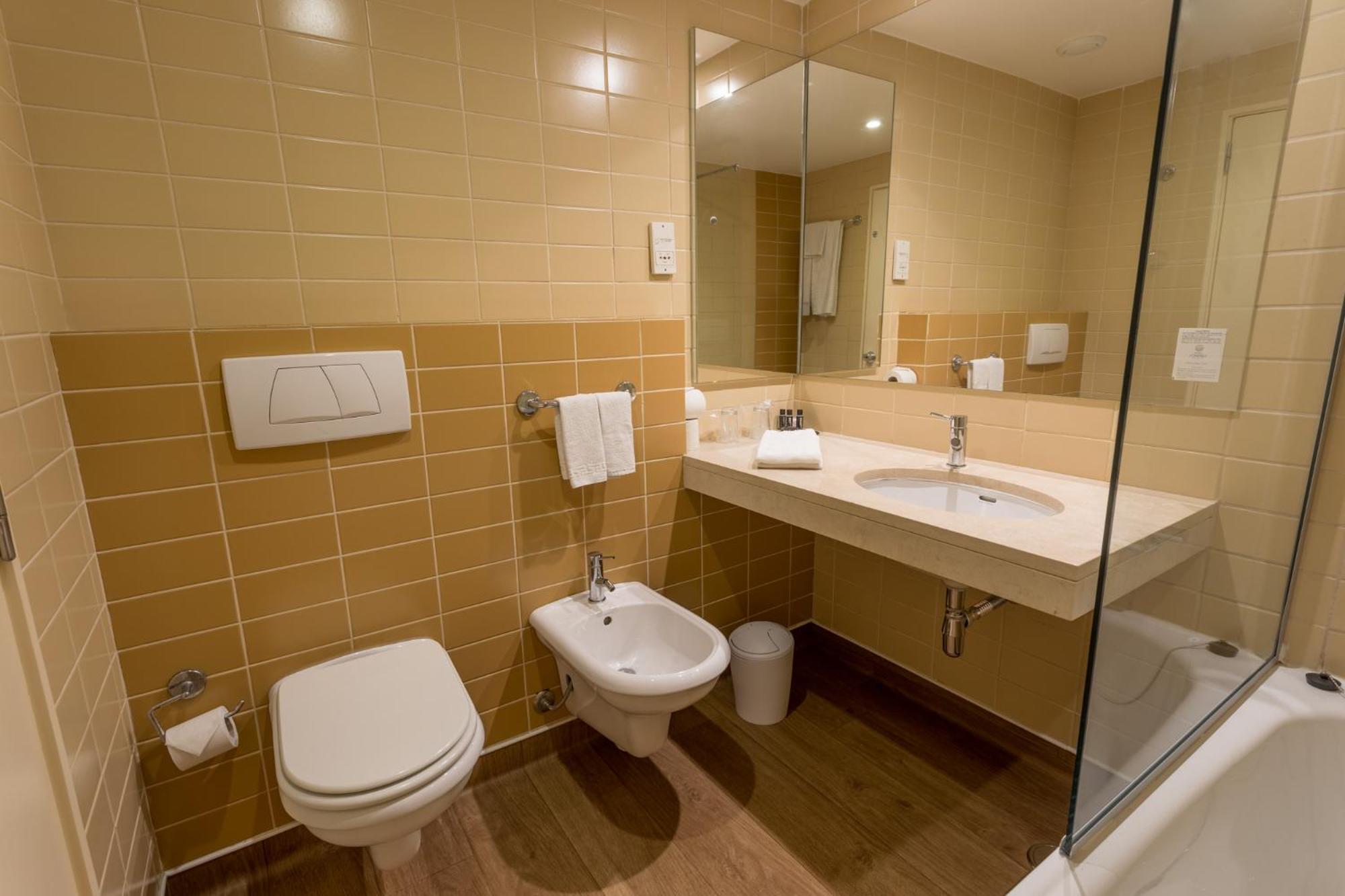 hilton garden inn detroit metro airport