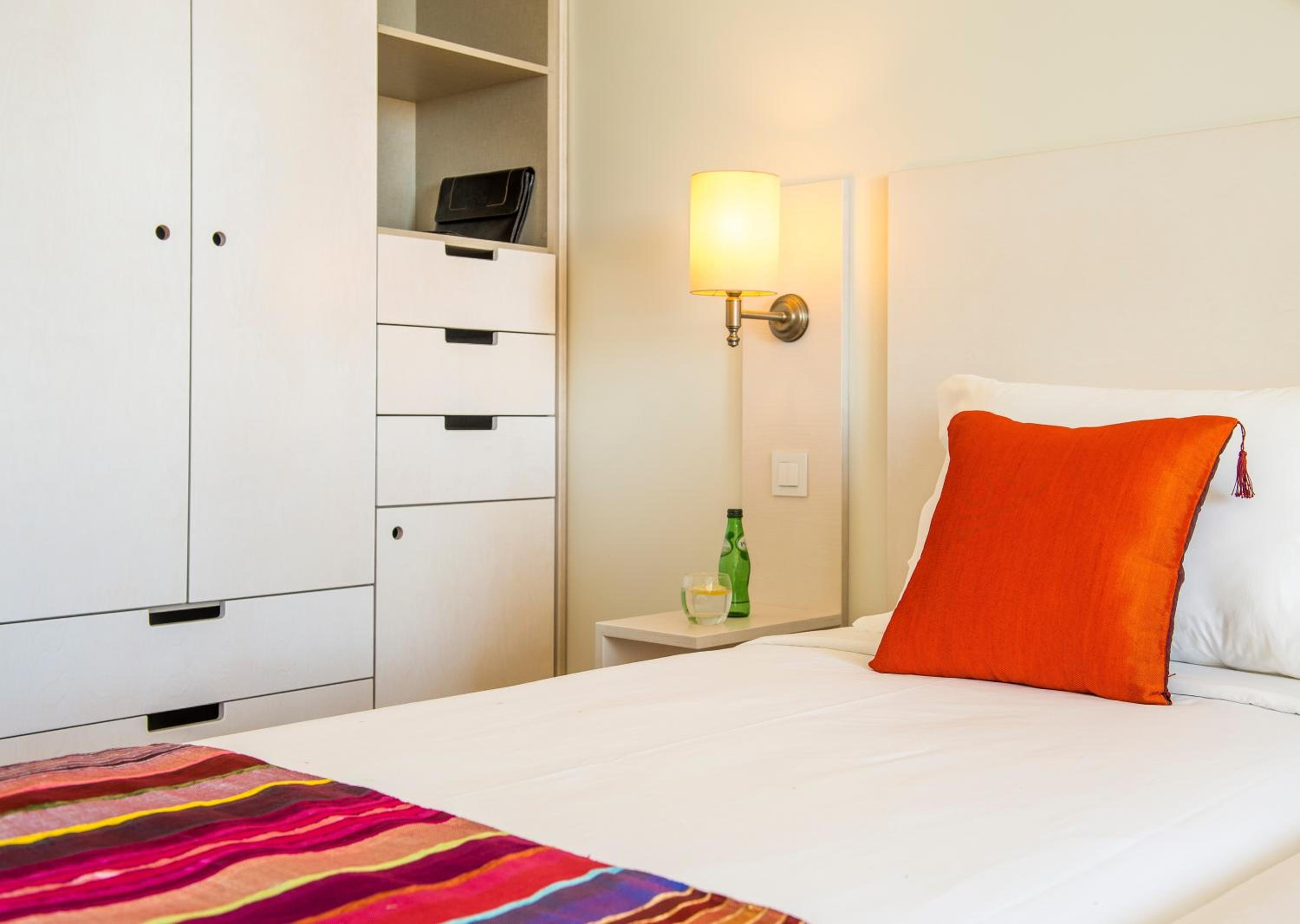 hilton garden inn detroit metro airport