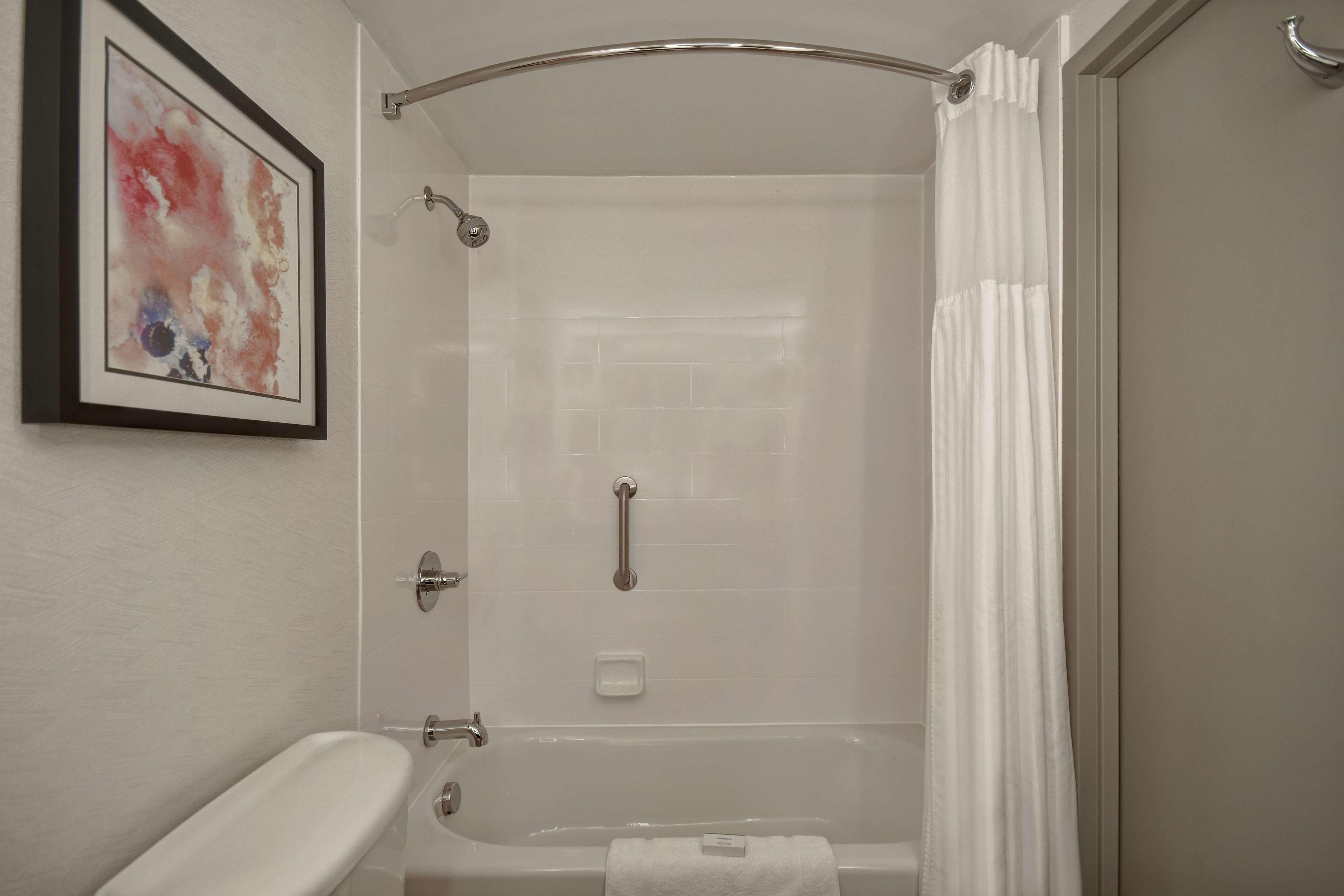 hilton garden inn detroit metro airport