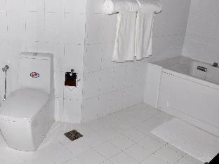 Hotel Naaval,Near Batticaloaâ€™S Lighthouse,3 star