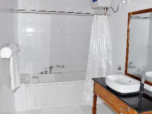 Hotel Naaval,Near Batticaloaâ€™S Lighthouse,3 star