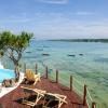 le pirate beach club nusa ceningan adults only