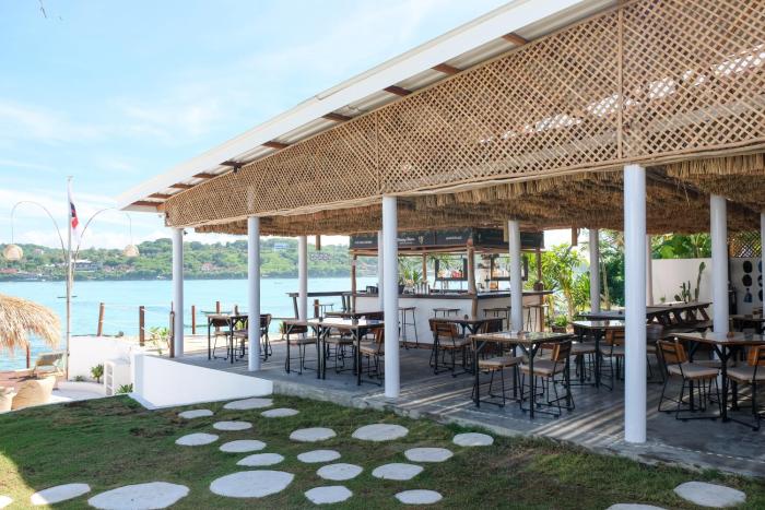 le pirate beach club nusa ceningan adults only