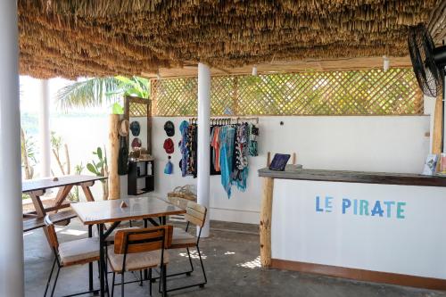 le pirate beach club nusa ceningan adults only