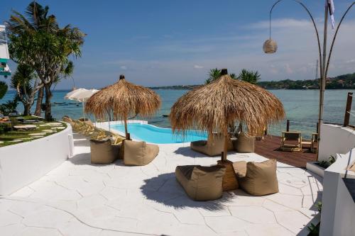 le pirate beach club nusa ceningan adults only