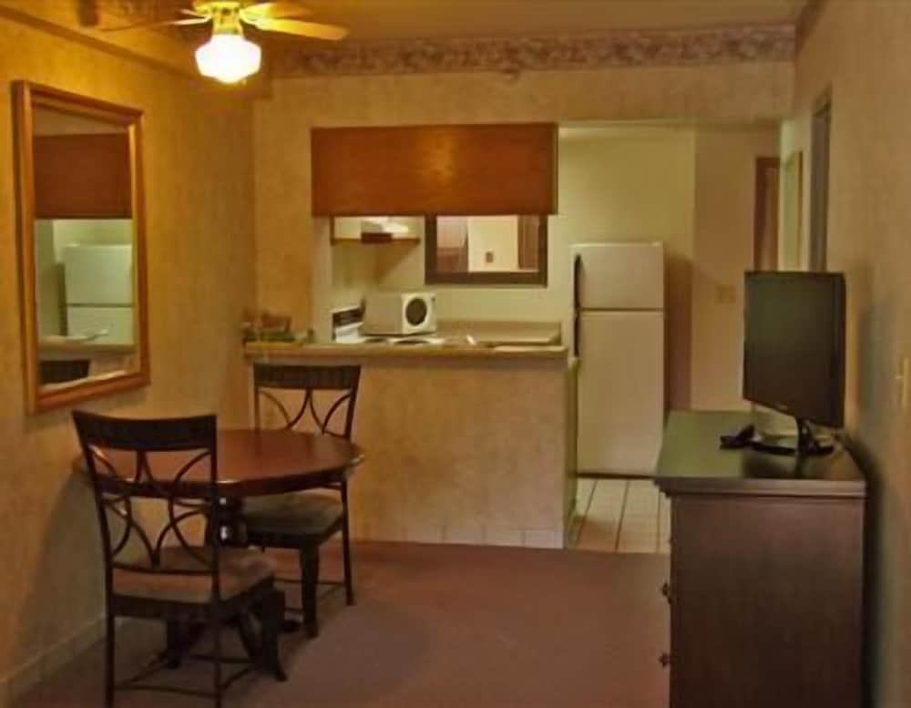 guam airport hotel