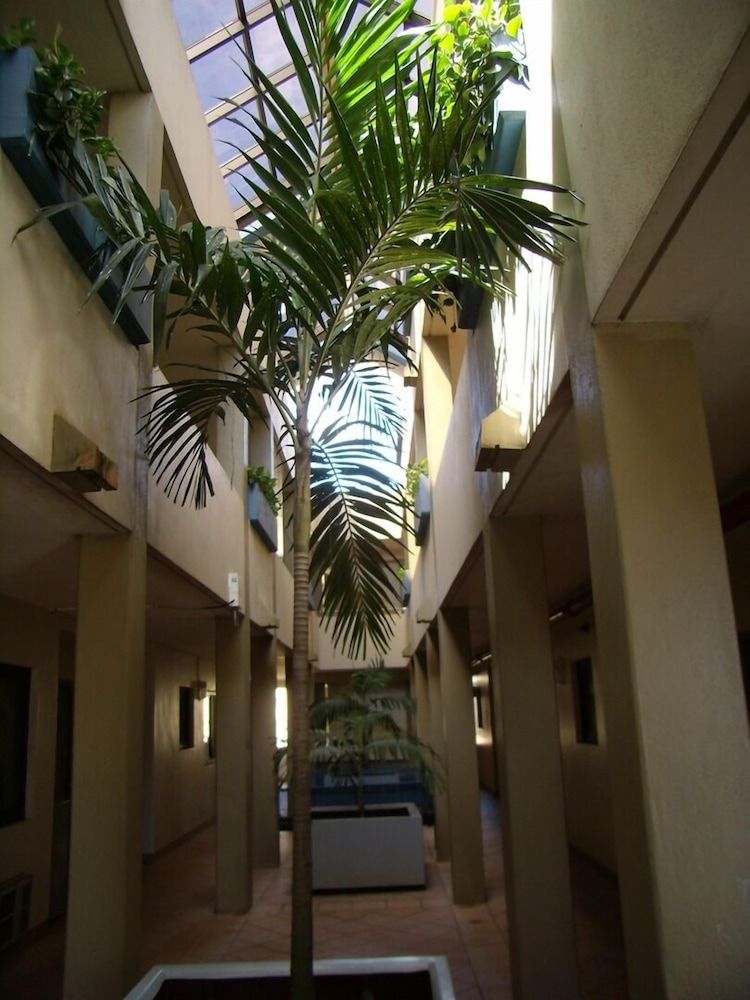 guam airport hotel
