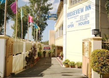 bridgeview hotel