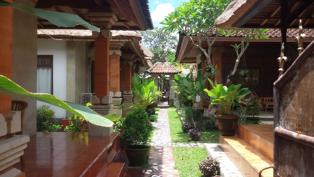 nyoman warta accommodation